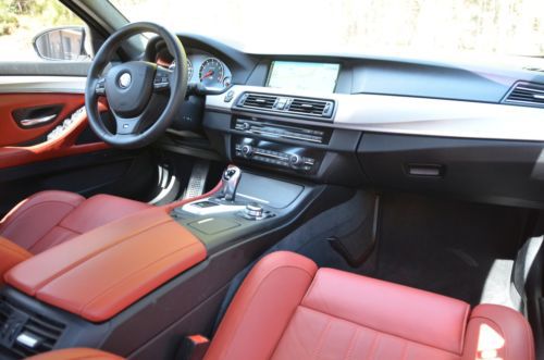 2013 BMW M5 F10 Alpine White with Sakhir Orange Executive Package Offlease 16K, image 4