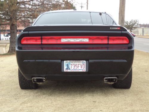 SRT 8 W/ UPGRADED EXHAUST AND DUB 22' STAGGERED WHEELS, IMMACULATE CONDITION, image 6