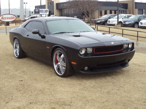 SRT 8 W/ UPGRADED EXHAUST AND DUB 22' STAGGERED WHEELS, IMMACULATE CONDITION, image 9
