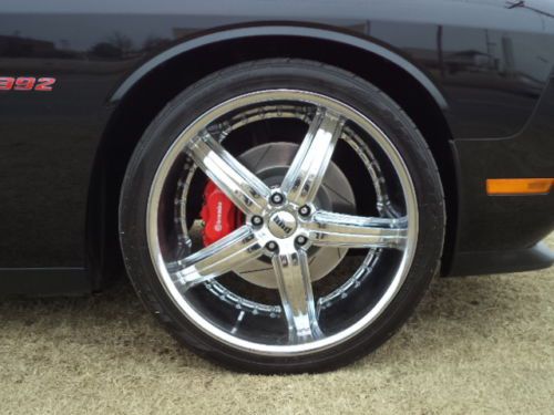 SRT 8 W/ UPGRADED EXHAUST AND DUB 22' STAGGERED WHEELS, IMMACULATE CONDITION, image 17
