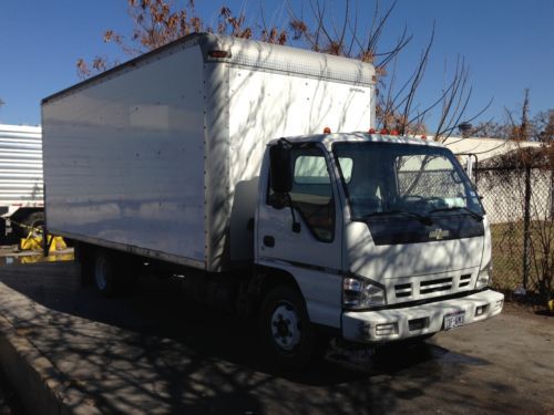 2006 chevy w5500 box truck with lift gate       isuzu npr