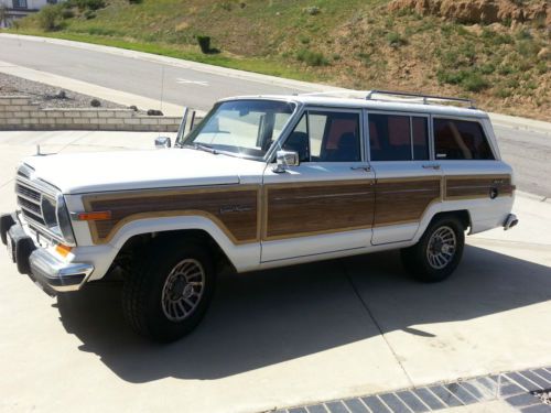 Jeep grand wagoneer