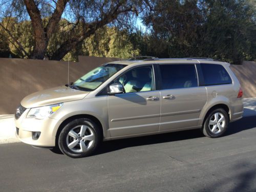 2009 volkswagen routan sel premium mini-van 4-door 4.0l