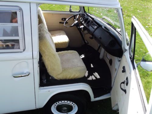 Restored 1973 Westfalia. Rare Automatic, Rebuilt Motor & Trans New Paint., image 6