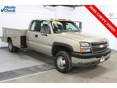 Duramax 6.6l v8 turbocharged, 4wd, dually, low low miles,utility body $$ave!!!!