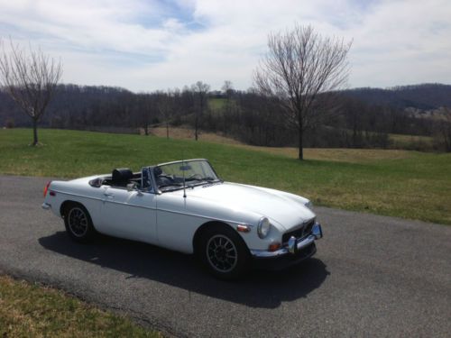 1973  mg b  driver!!   starts, runs, drives, and looks excellent!!!
