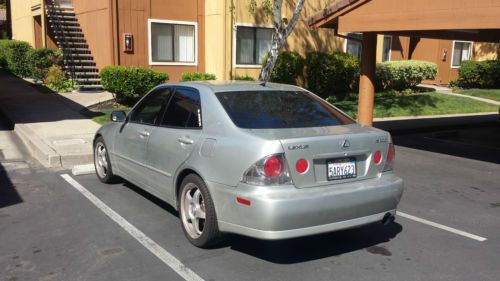 2001 lexus is300 base sedan 4-door 3.0l