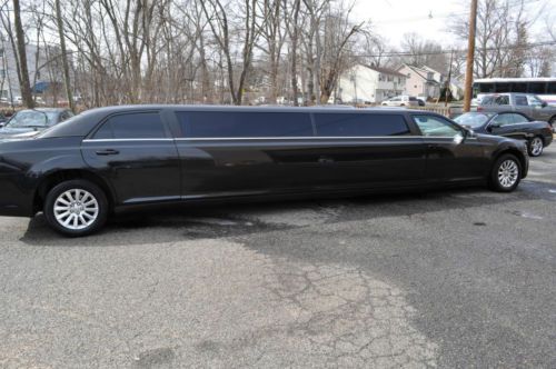 2011 Chrysler 300 LIMOUSINE 150" IMPERIAL, image 2