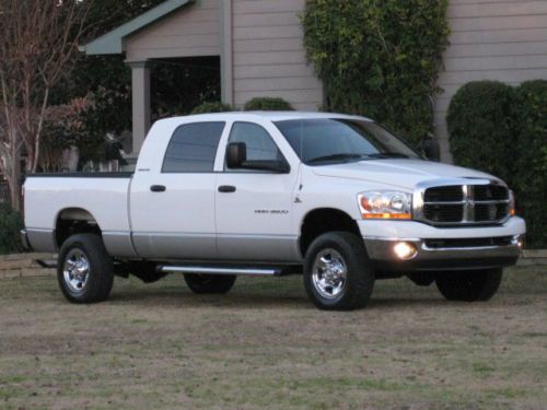 Mega cab (slt) 6 speed! low miles... clean