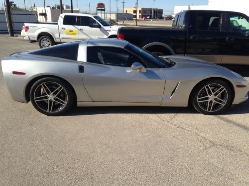 2005 chevrolet corvette base coupe 2-door 6.0l