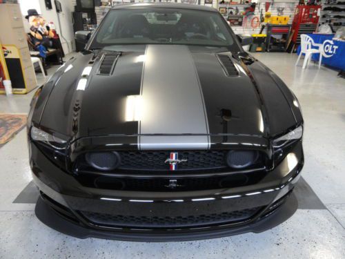 Ford mustang 2103 boss 302 laguna seca