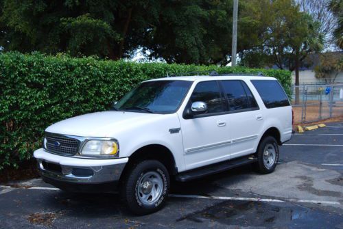 Ford expedition xlt 4x4 1 owner 57,000 original miles rust free