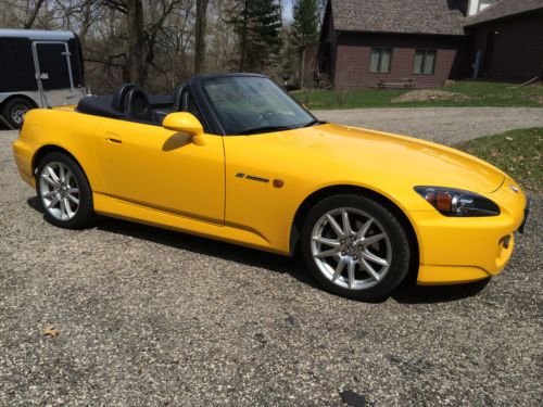 2004 honda s2000 base convertible 2-door 2.2l