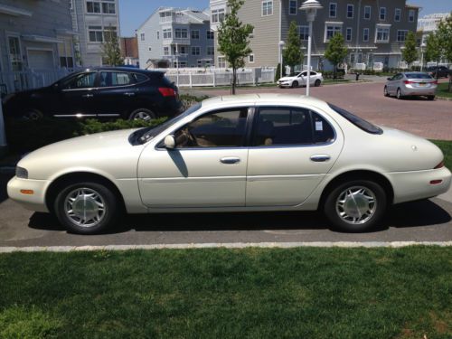 1995 infiniti j30 base sedan 4-door 3.0l