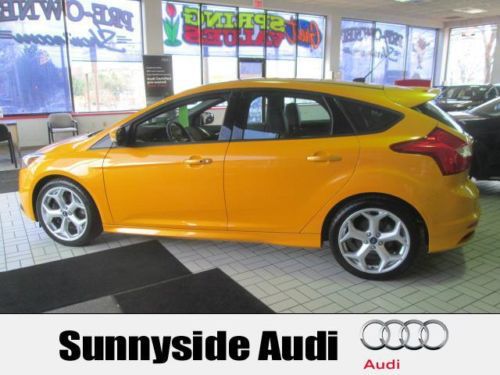 2013 ford focus st hatchback 6-speed manual trans warranty 11k x-clean!!