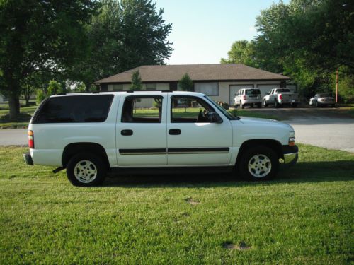 2004 chevrolet suburban 1500 ls sport utility 4-door 5.3l