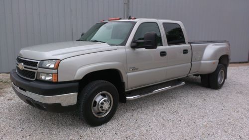 2006 silverado dually duramax lt crew cab diesel 4x4 31,200 miles