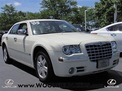 2005 chrysler 300 awd; navi; 1 owner!