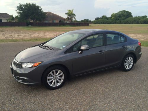 2012 honda civic ex sedan w/navigation. excellent condition - 16,700 miles!