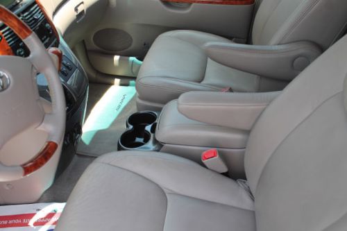 2010 toyota sienna