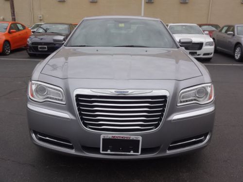 2014 chrysler 300 base