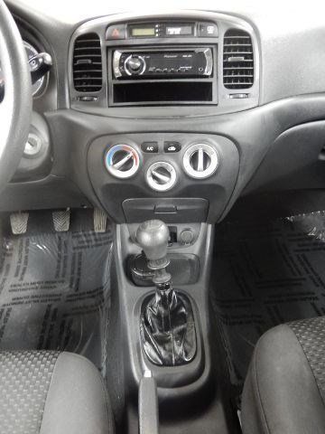 2010 hyundai accent 2dcp