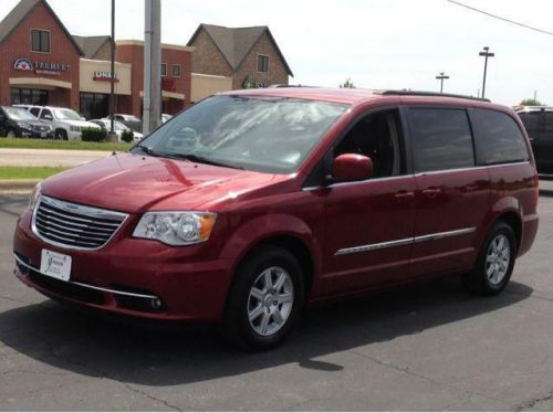 2012 chrysler town & country touring