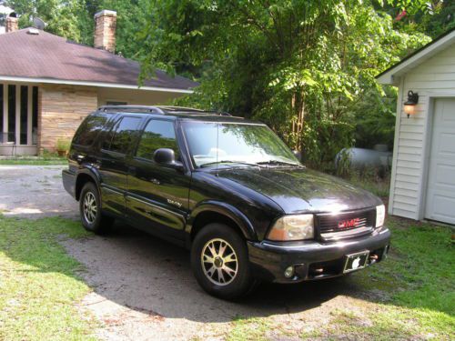 1998 gmc envoy. bose audio, heated leather seats. 4wd, cd, alarm system, loaded!