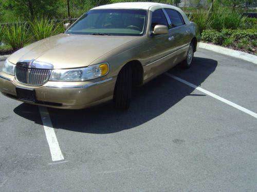 1998 lincoln low low miles only 79000 true miles