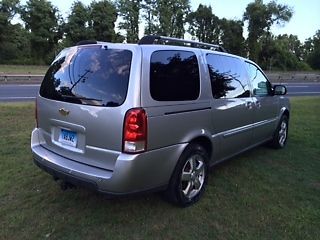 Family minivan loaded. leather seats, dvd w/ wireless headphones, tow package