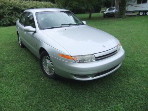 2001 v6 saturn one owner  75, 000  miles