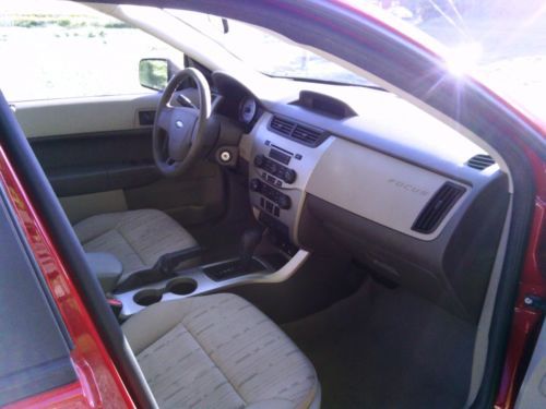 2008 Ford Focus SE Sedan 4-Door 2.0L Salvage title 100% repaired low reserve., image 11