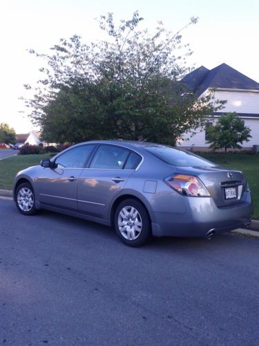 2009 Nissan Altima S Sedan 4-Door 2.5L, image 2