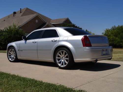 2006 chrysler 300c srt8 6.1l 425hp hemi very clean all stock