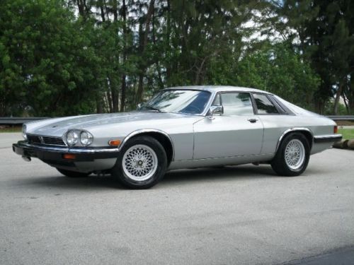 Xjs coupe v12 automatic silver over gray leather needs work