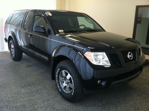 Black extended cab pro 4x manual transmission low miles carfax two owners