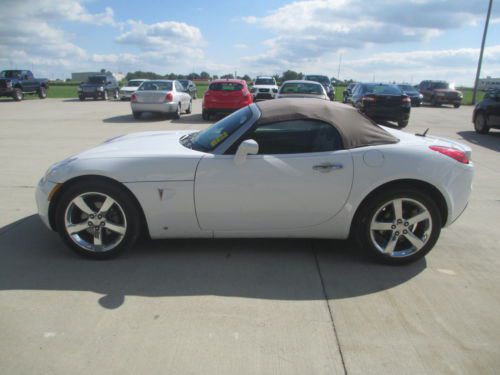 2008 pontiac solstice base convertible 2-door 2.4l