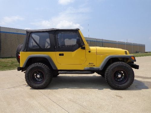 SE Manual SUV 2.4L 2 inch Lift 33 inch tires only 38k miles, US $17,000.00, image 2