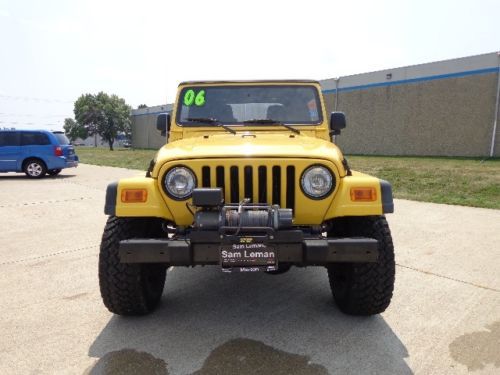 SE Manual SUV 2.4L 2 inch Lift 33 inch tires only 38k miles, US $17,000.00, image 4