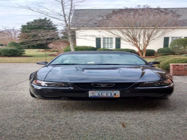 Ford mustang gt convertible 5 speed