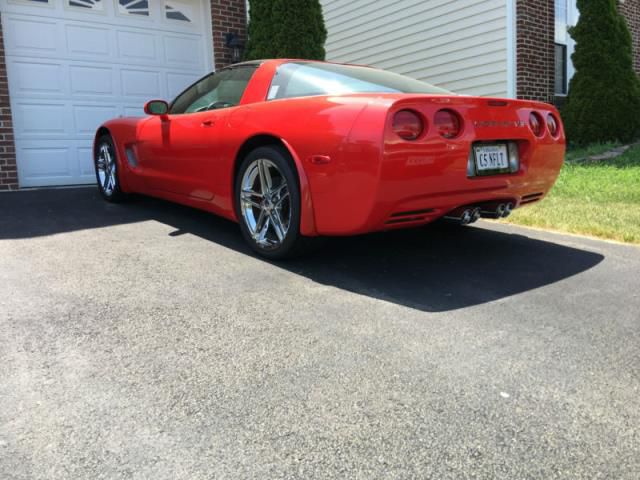Chevrolet: corvette 50th anniversary edition hatch