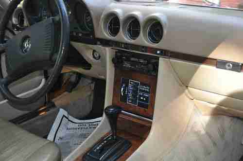Mercedes-Benz SLC 1979, image 12