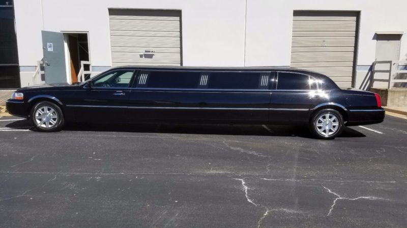 2008 lincoln town car stretch executive limousine