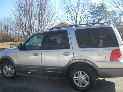 2006 ford expedition xlt 4wd  3rd row seat 8 tow &amp; roof rack 5.4l v8  auto