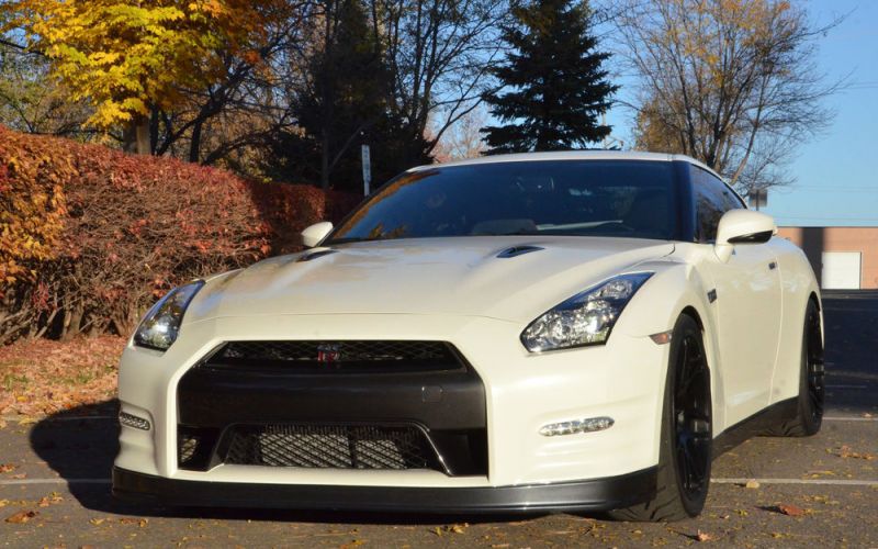 2012 nissan gt-r black edition