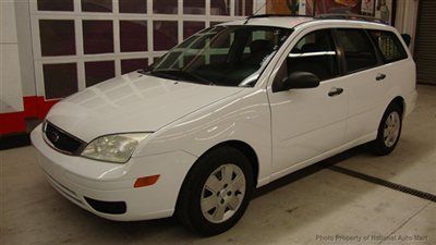 No reserve in az - 2007 ford focus se wagon - 1 owner off lease - drives great