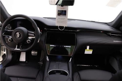 2024 maserati gran turismo modena