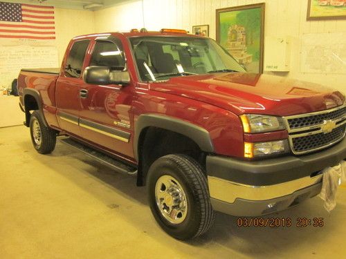 2005 chevrolet silverado 2500 hd ls extended cab pickup 4-door 6.6l