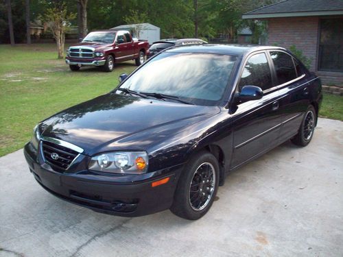 2005 hyundai elantra gls sedan 4-door 2.0l (over 30 mpg!) manual tinted windows