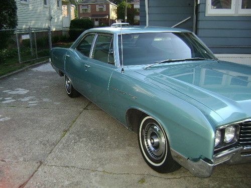 1967 buick lesabre sedan